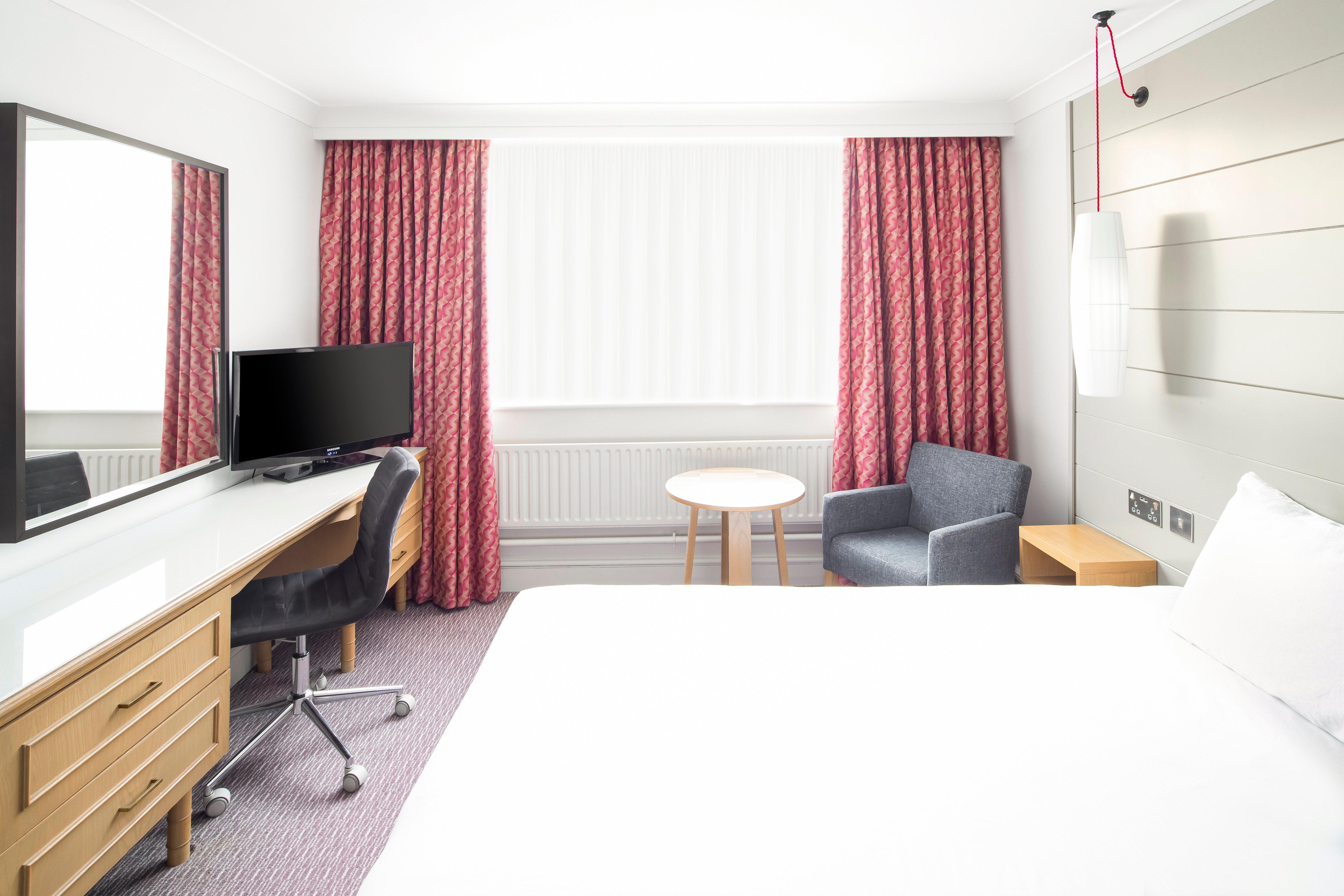 Holiday Inn Peterborough West By Ihg Exterior photo