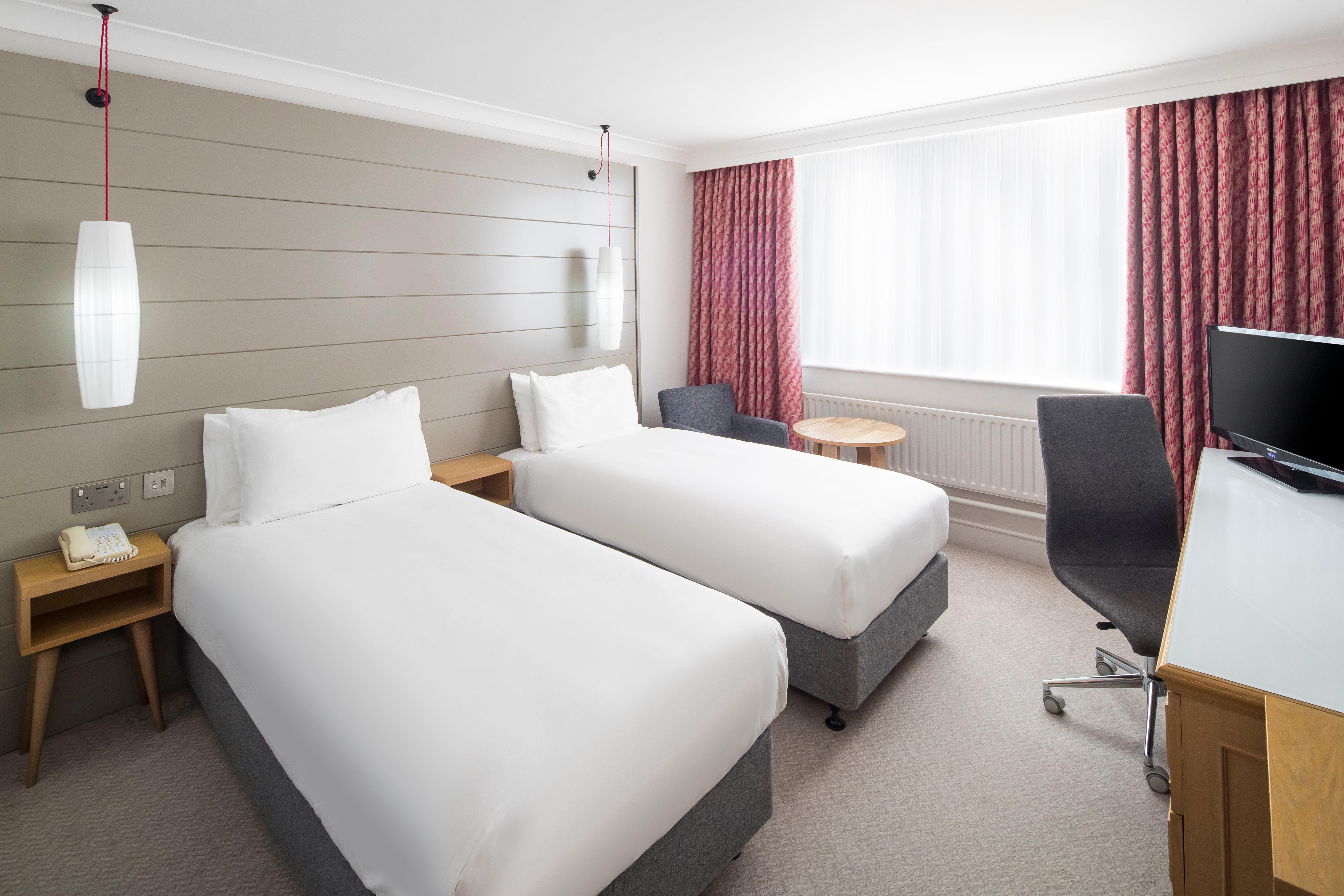 Holiday Inn Peterborough West By Ihg Exterior photo