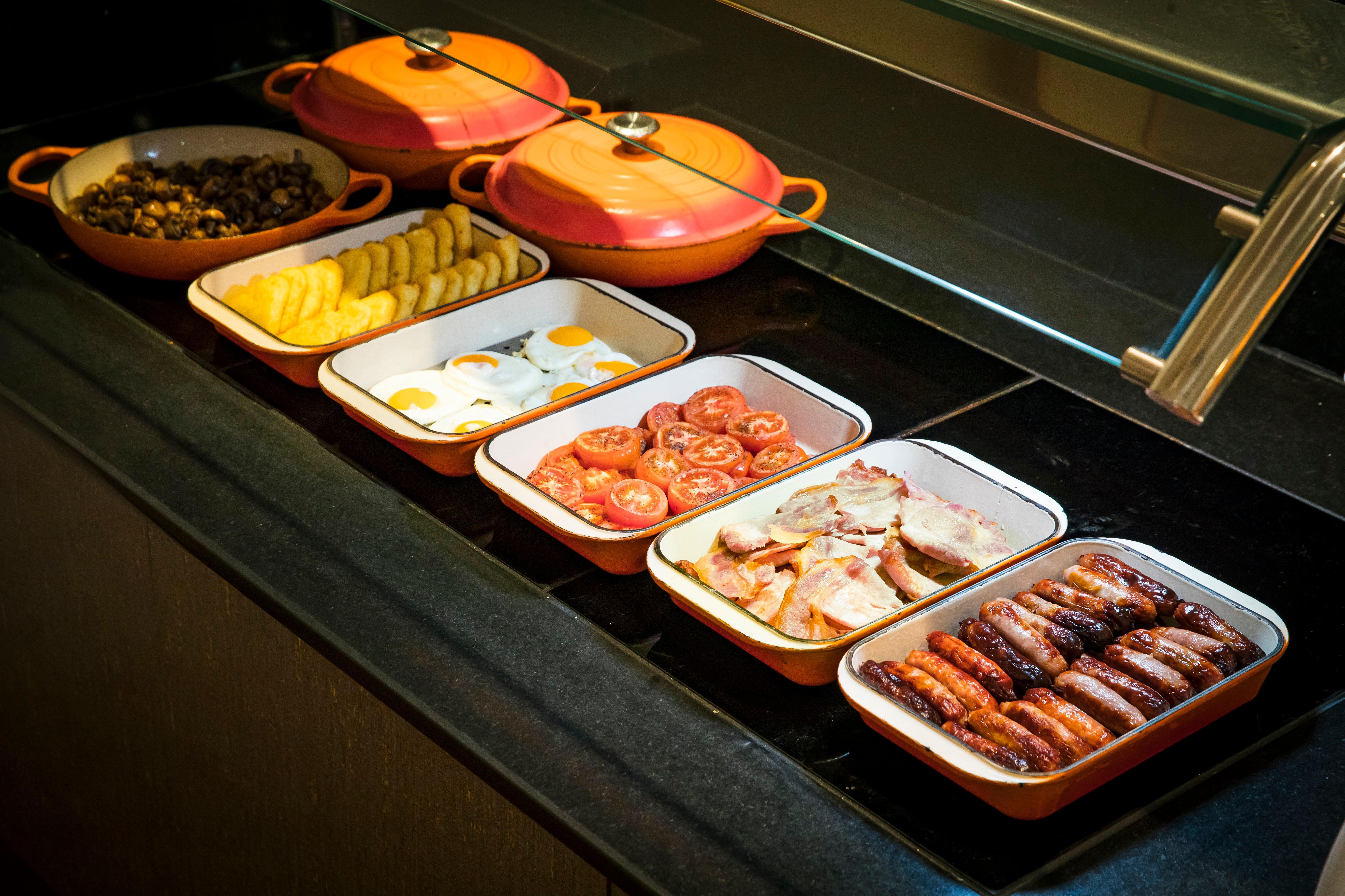 Holiday Inn Peterborough West By Ihg Exterior photo